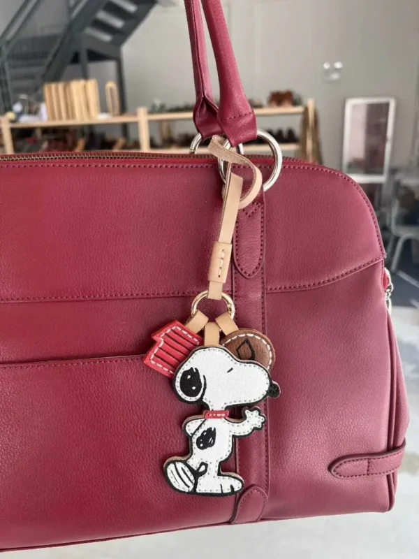 Snoopy cartoon cute doll leather handmade keychain creative Kawaii boys and girls student backpack decoration pendant gift - Image 2